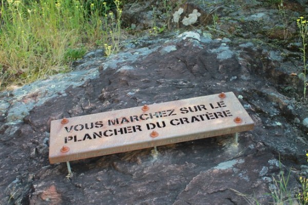 cratère volcanique 4 lettres